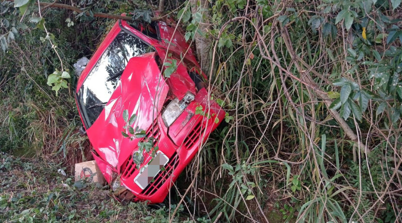 Carro fica destruído em acidente na rodovia que liga Araruna a CM